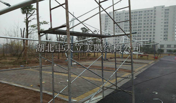 膜结构车棚现场施工照片