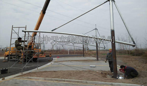 膜结构车棚现场施工照片